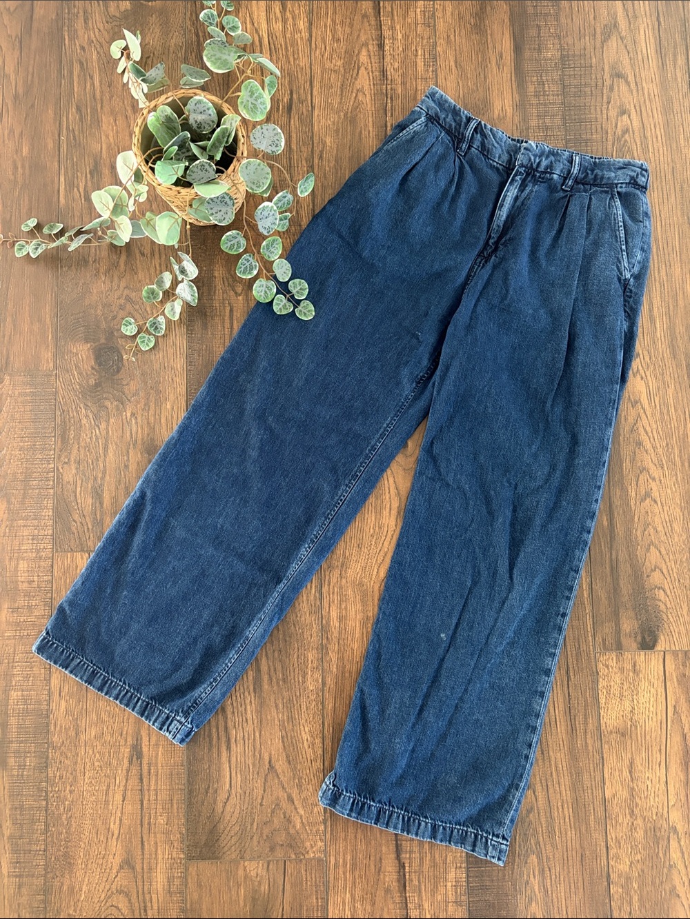 Gap 365 High Rise UltraSoft Pleated Denim Trousers in Dark Indigo